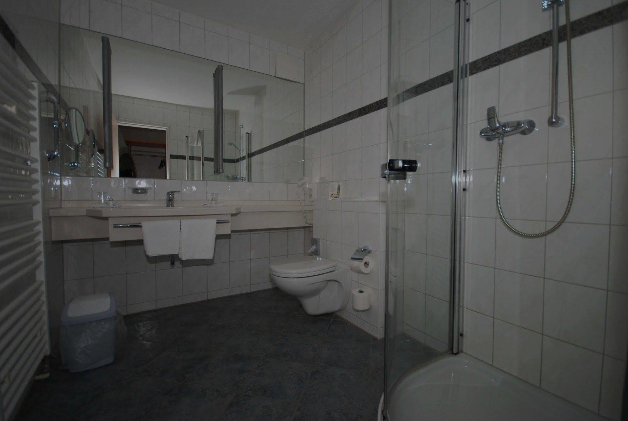 Hotel Etzhorner Krug Oldenburg Esterno foto